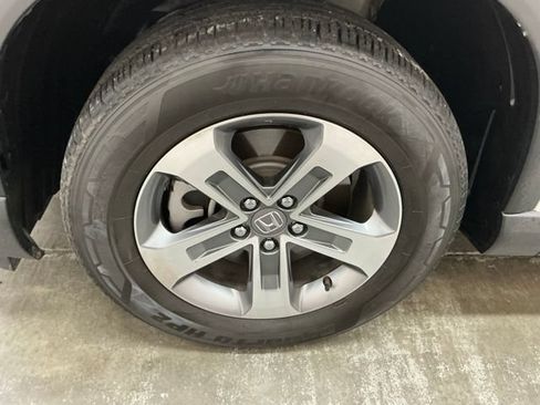 Used 2024 Honda Pilot EX-L image 9