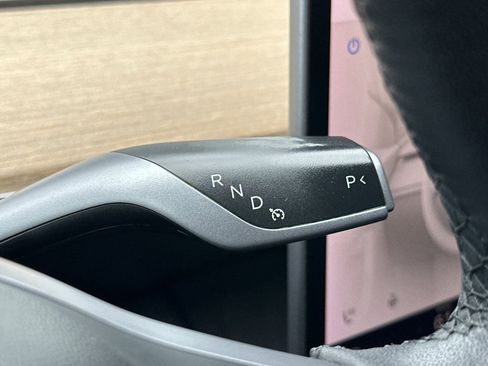 Used 2021 Tesla Model 3 Standard Range Plus image 22