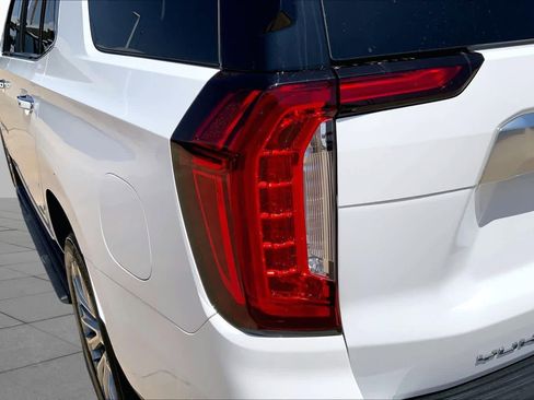 Used 2023 GMC Yukon Denali w/ Advanced Technology Package AWD/4WD image 28
