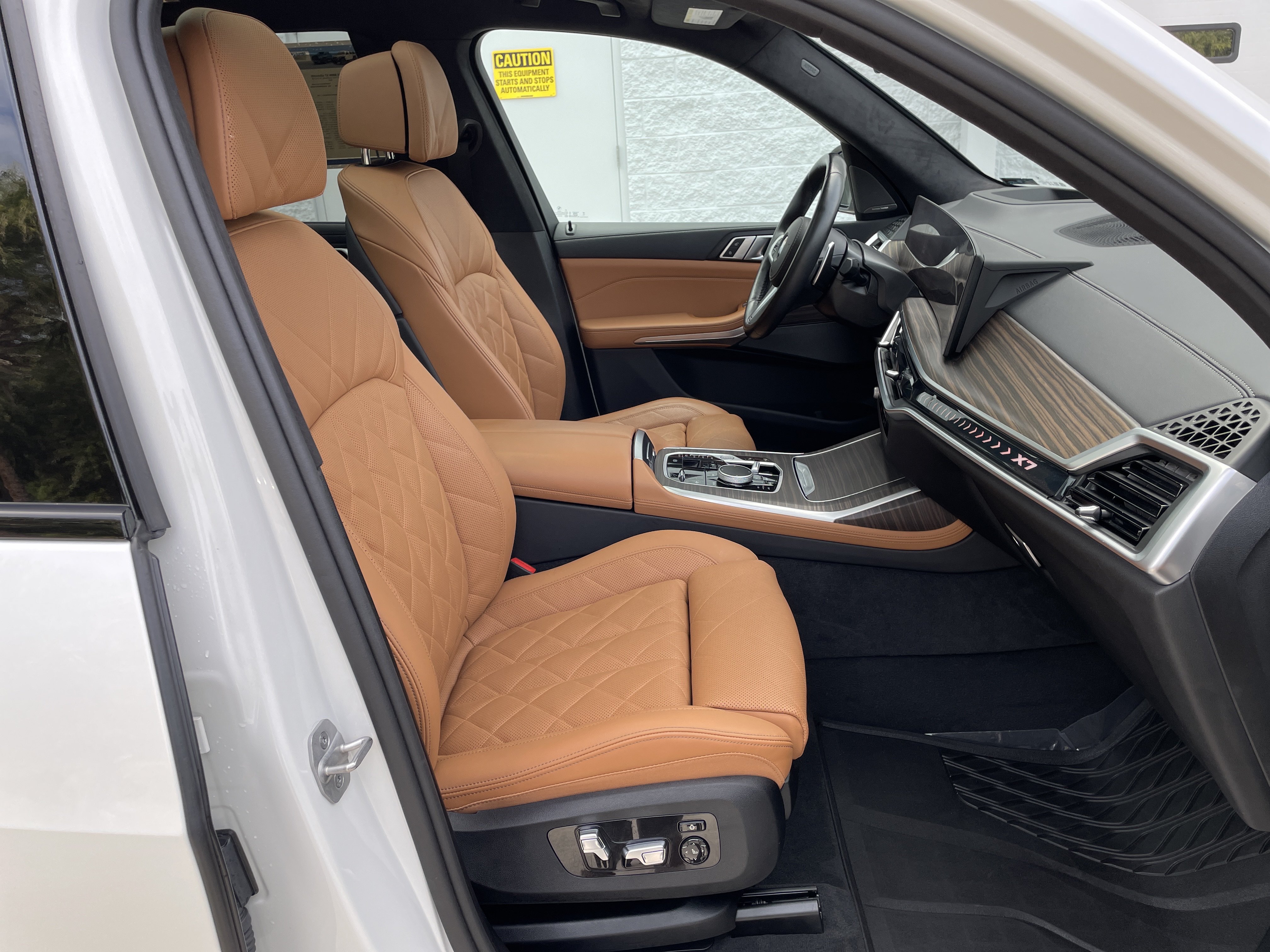 Used 2025 BMW X7 xDrive40i w/ M Sport Package AWD/4WD image 33