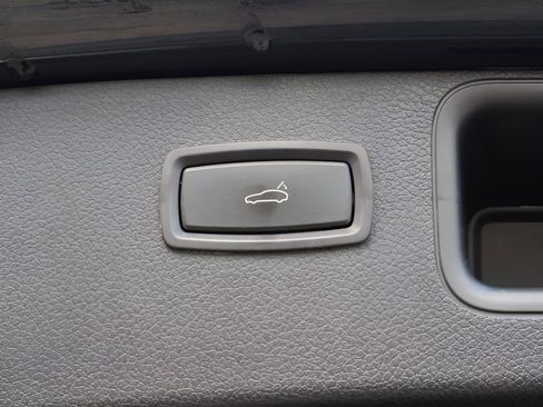 Used 2018 Porsche Macan S image 18