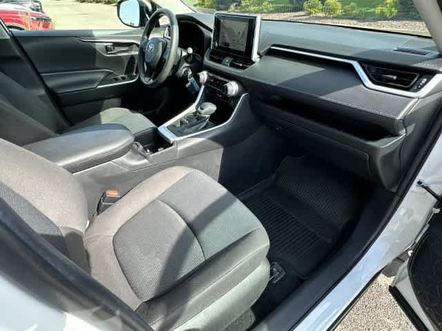 Used 2023 Toyota RAV4 LE AWD/4WD image 19