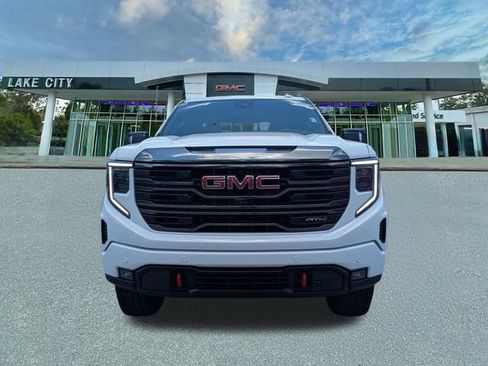 Used 2023 GMC Sierra 1500 AT4 w/ AT4 Premium Package AWD/4WD image 8