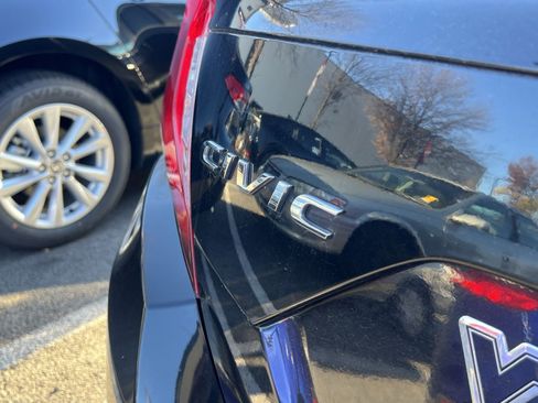 Used 2017 Honda Civic EX image 22