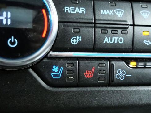 Certified 2018 Ford Expedition XLT w/ Equipment Group 202A image 23