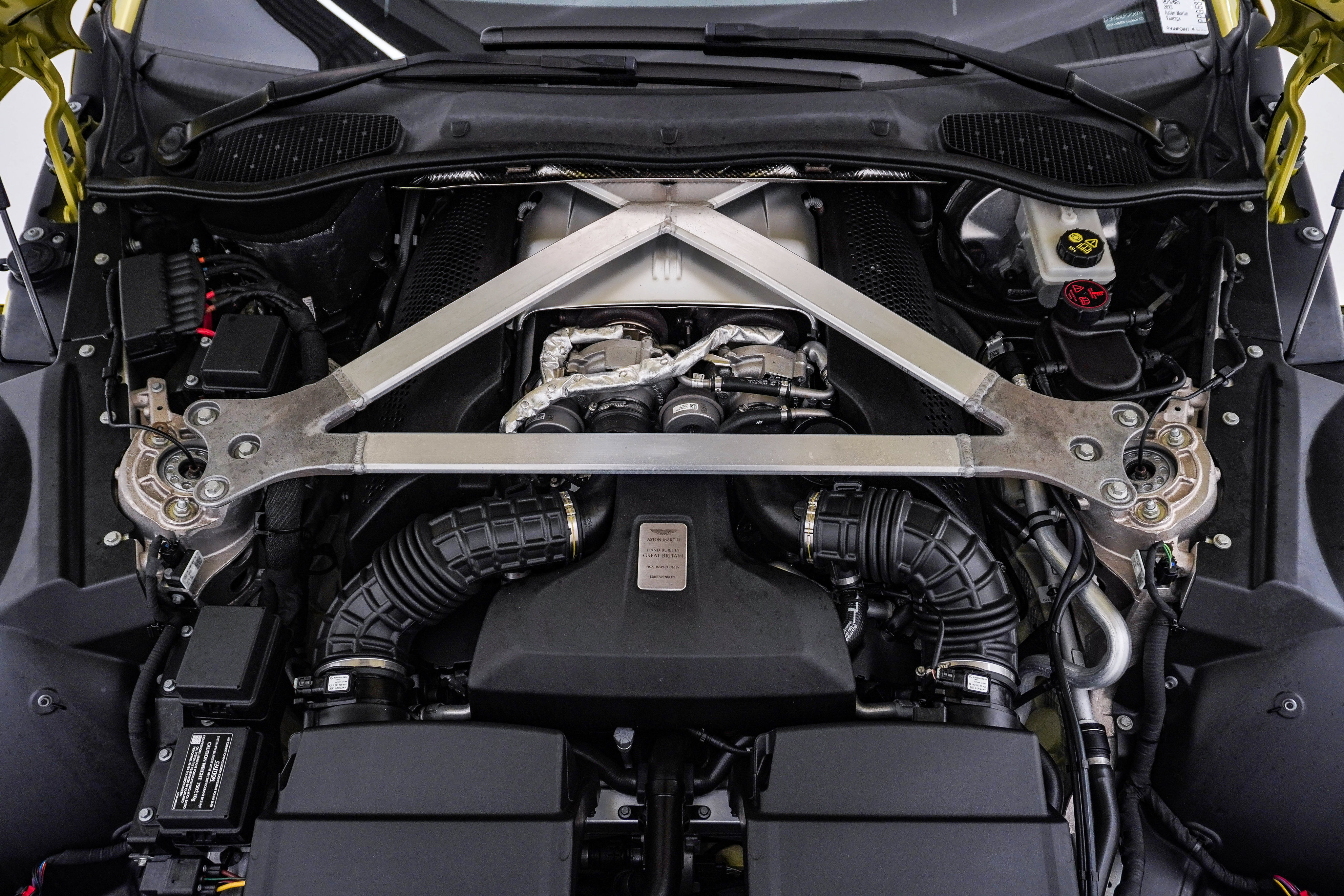 Used 2023 Aston Martin V8 Vantage Roadster RWD image 36