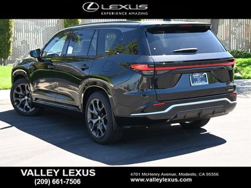 New 2026 Lexus TX 500h AWD image 4