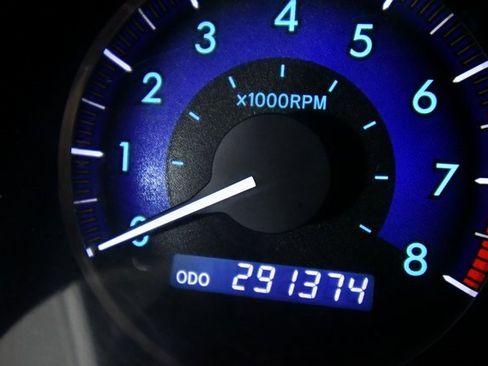 Used 2008 Toyota Sienna Sienna Passenger Van image 28