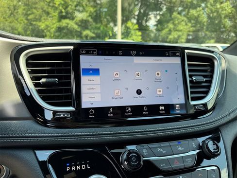 New 2026 Chrysler Pacifica Select image 31