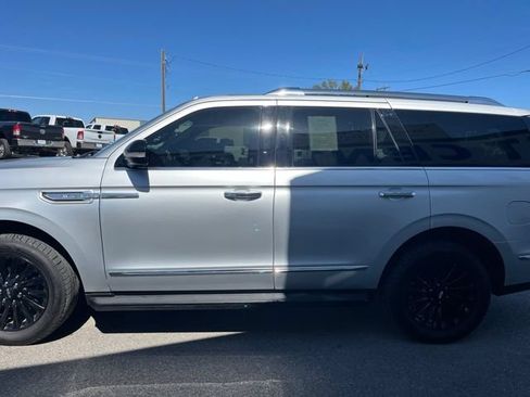 Used 2019 Lincoln Navigator Premiere AWD/4WD image 6