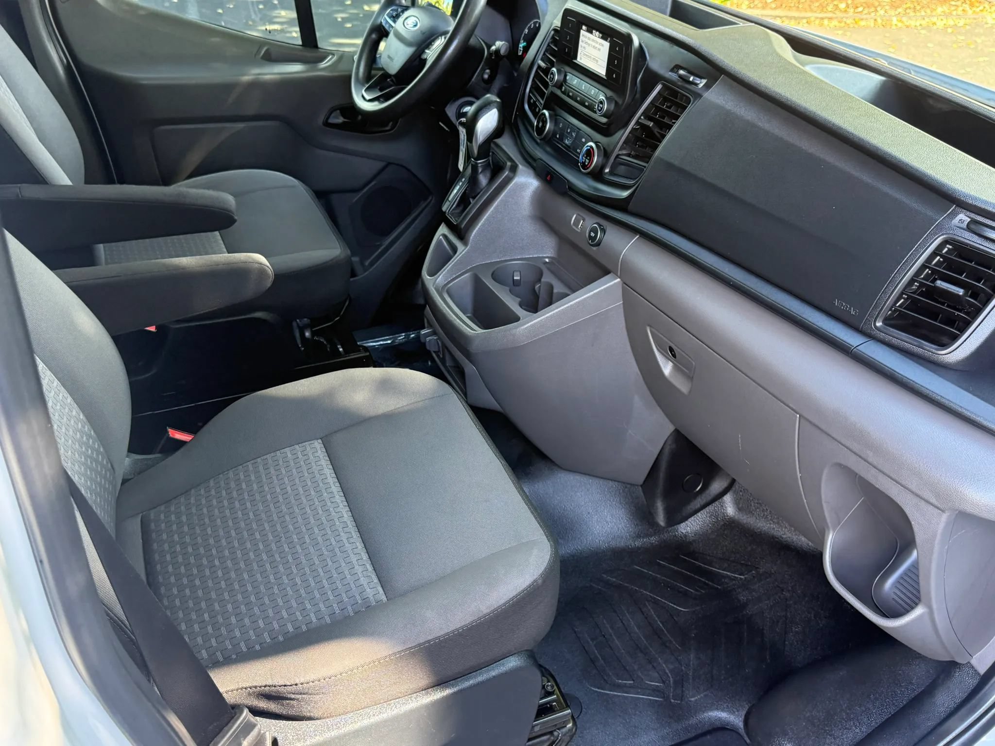 Used 2022 Ford Transit 250 Medium Roof RWD image 14
