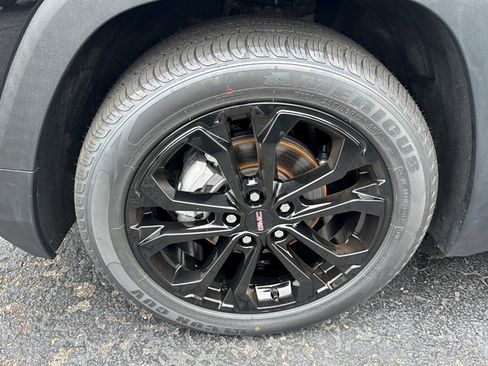 Used 2022 GMC Terrain SLT w/ Tech Package AWD/4WD image 4