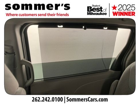 Used 2015 Toyota Sienna LE FWD image 30