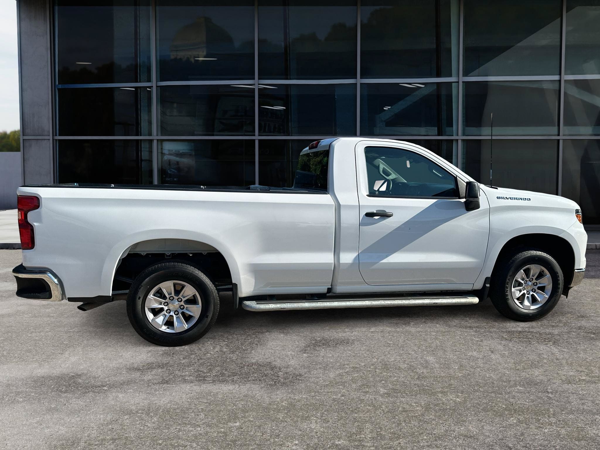 Used 2025 Chevrolet Silverado 1500 W/T RWD image 5