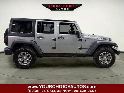 Used 2017 Jeep Wrangler Unlimited Rubicon w/ Connectivity Group AWD/4WD image 8