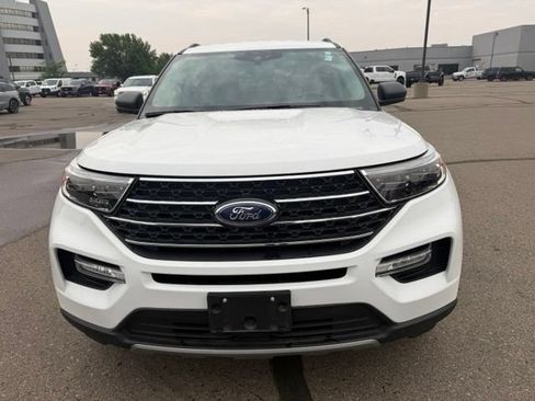 Used 2020 Ford Explorer XLT w/ Equipment Group 202A AWD/4WD image 5