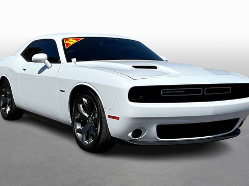 Used 2015 Dodge Challenger R/T w/ Quick Order Package 22B R/T image 10