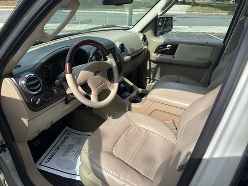 Used 2006 Ford Expedition Limited image 8