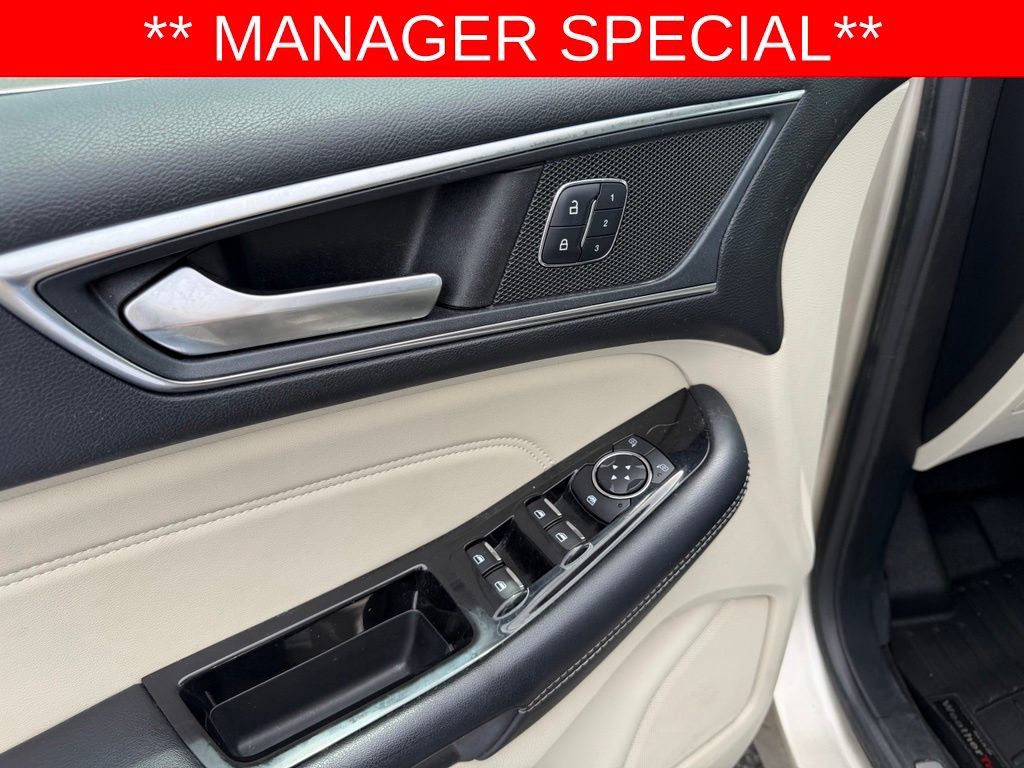 Used 2018 Ford Edge Titanium FWD image 14
