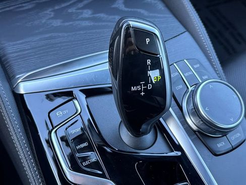 Used 2023 BMW 530e w/ M Sport Package RWD image 23