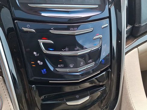 Used 2020 Cadillac Escalade Premium Luxury AWD/4WD image 19