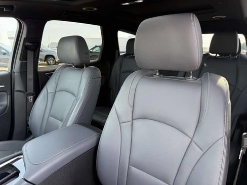 Used 2023 Buick Enclave Essence w/ Experience Buick Package AWD/4WD image 14