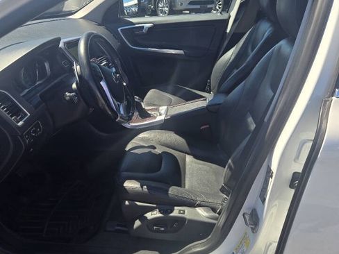 Used 2015 Volvo XC60 T6 w/ Proximity Package AWD/4WD image 12