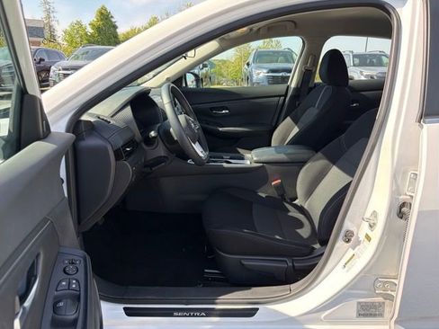 Used 2021 Nissan Sentra SV FWD image 13