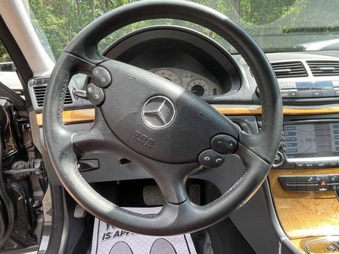 Used 2008 Mercedes-Benz E 350 Sedan image 24