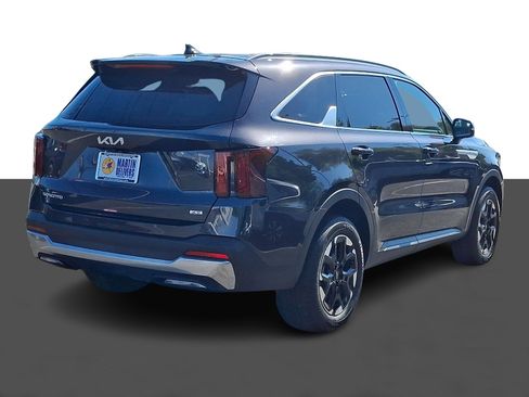 Certified 2025 Kia Sorento S AWD/4WD image 7
