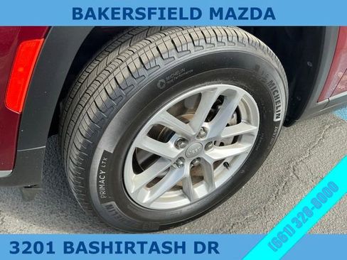 Used 2023 Jeep Grand Cherokee L Laredo image 29