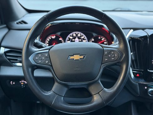 Used 2022 Chevrolet Traverse Premier image 9