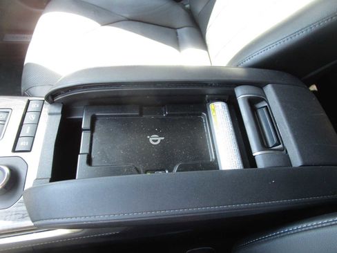 Used 2021 Toyota Highlander Limited AWD/4WD image 24