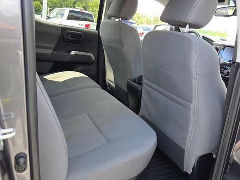 Used 2021 Toyota Tacoma SR5 AWD/4WD image 10