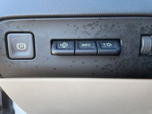 Used 2022 Buick Enclave Avenir image 17