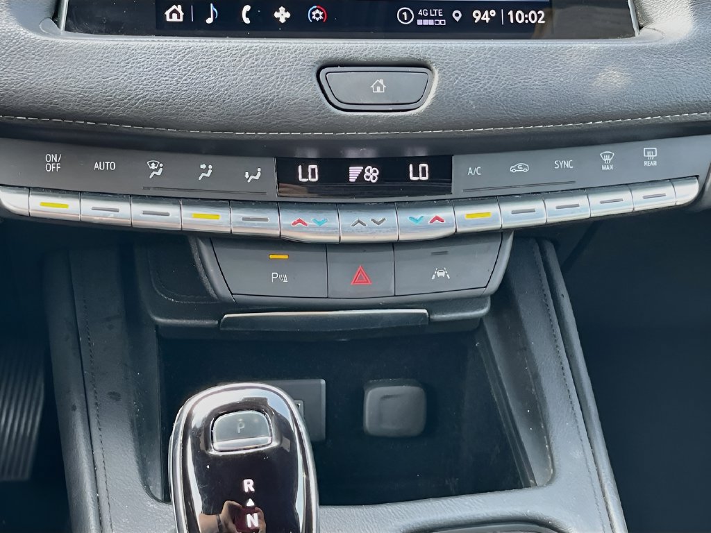 Used 2023 Cadillac XT4 Premium Luxury FWD image 16