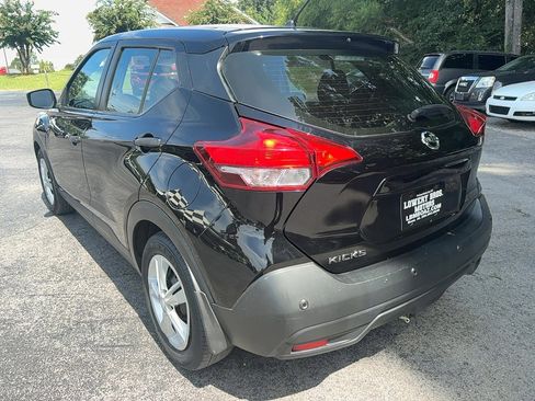 Used 2020 Nissan Kicks S image 8