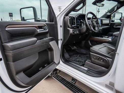 Certified 2025 Chevrolet Silverado 2500 High Country w/ High Country Premium Package image 33
