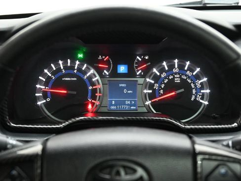 Used 2018 Toyota 4Runner Limited AWD/4WD image 26