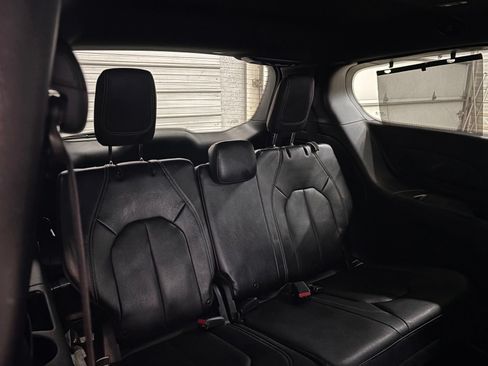 Used 2021 Chrysler Pacifica Touring-L w/ S Appearance Package FWD image 34