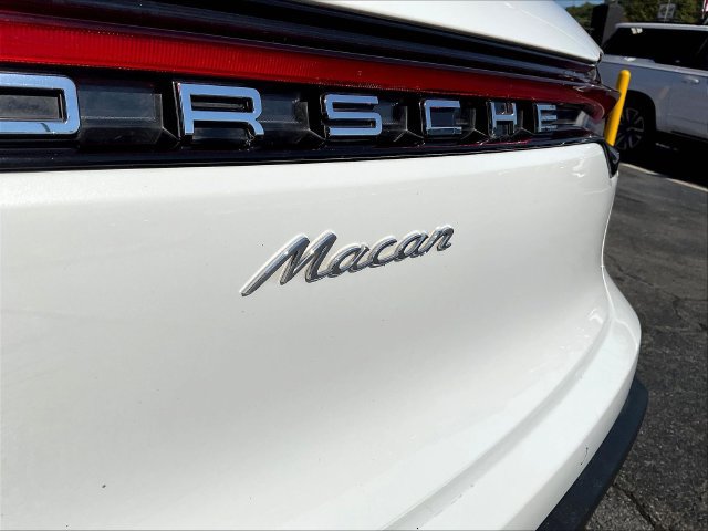 Used 2023 Porsche Macan AWD/4WD image 25