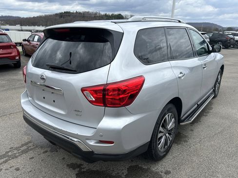 Used 2020 Nissan Pathfinder SV image 8