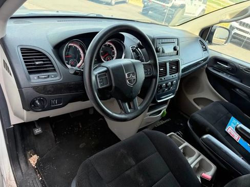 Used 2013 Dodge Grand Caravan SE FWD image 12
