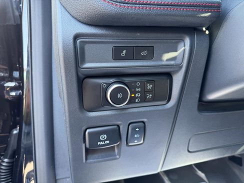 Used 2024 Ford Expedition Limited AWD/4WD image 10