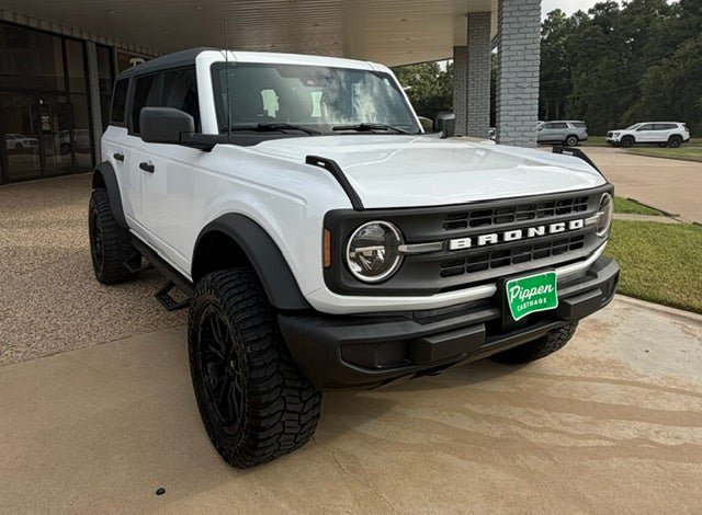 Used 2025 Ford Bronco 4-Door AWD/4WD image 1