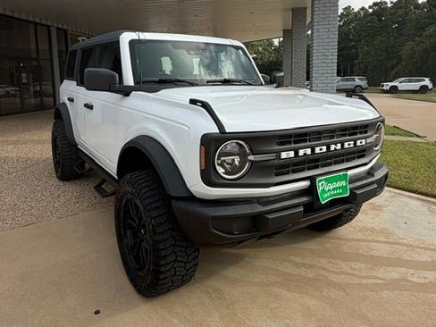 Used 2025 Ford Bronco 4-Door AWD/4WD image 1
