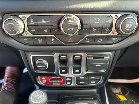 New 2026 Jeep Wrangler Rubicon w/ Xtreme 35 Tire Package image 21