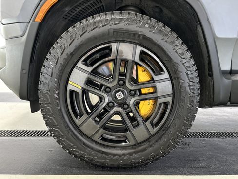 Used 2024 Rivian R1T Adventure AWD/4WD image 9