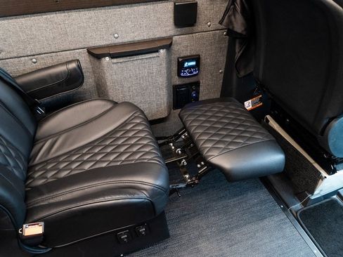 Used 2022 Mercedes-Benz Sprinter 2500 image 46