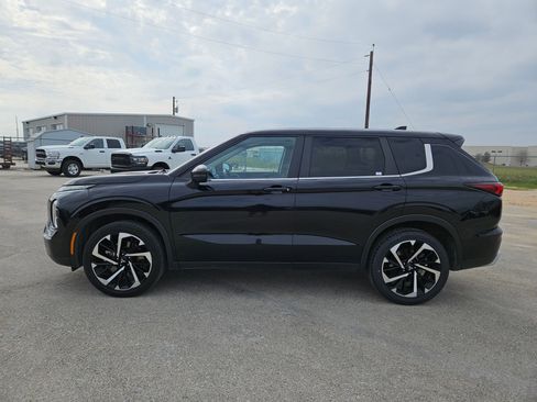 Used 2024 Mitsubishi Outlander SE image 6